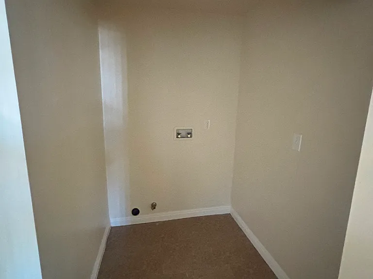 1628 E 46th St — Photo 10