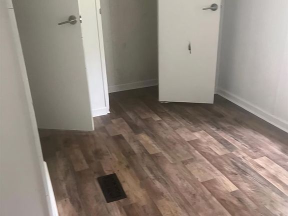 5th image of 250 Bonnie Dr