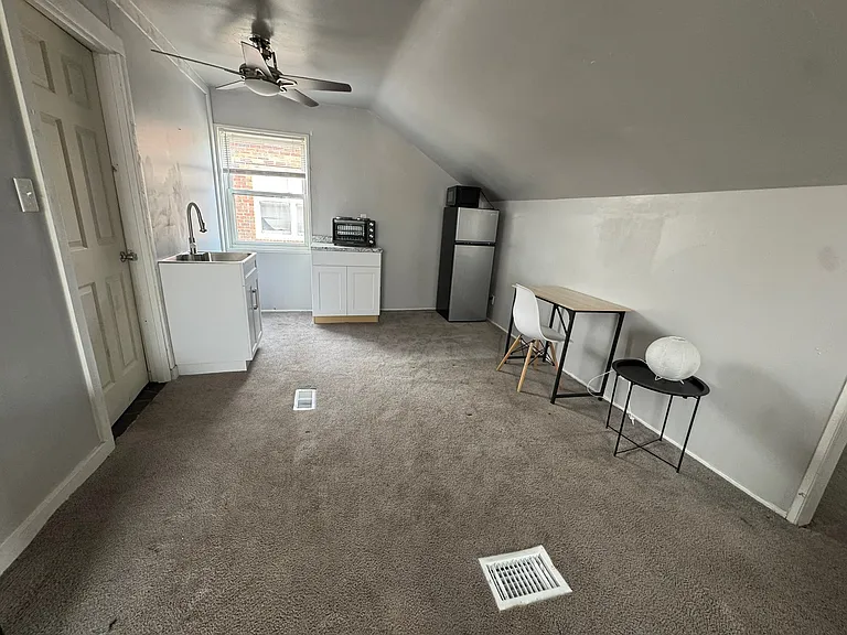 16927 Chandler Park Dr #3 — Photo 8