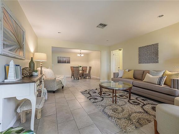 3rd image of 2703 Orange Grove Dr
