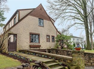 521 Oakhurst Rd, Mamaroneck, NY 10543