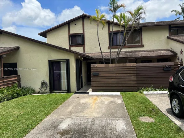 7011 SW 106th Pl, Miami, FL 33173