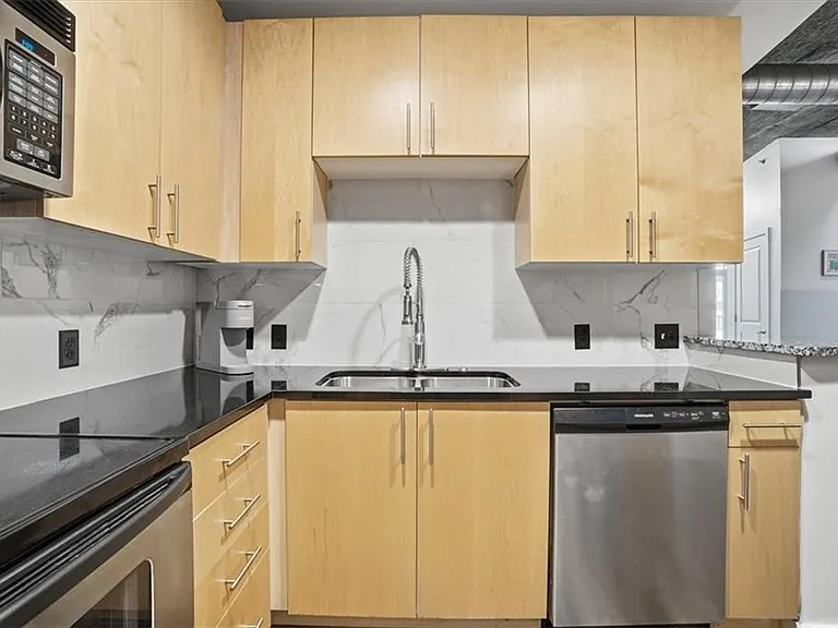 923 Peachtree St NE #1221 — Photo 12