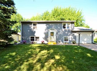1329 S Bahnson Ave, Sioux Falls, SD 57103