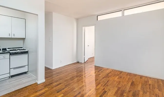 Rented by Guy Goldman, LREB | media 14