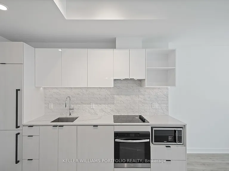 252 Church St #Penthouse 16 — Photo 6