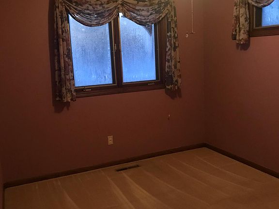 3rd image of 13793 Glenwood Dr