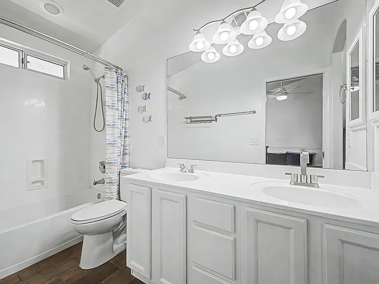 6647 W Tonopah Dr — Photo 1