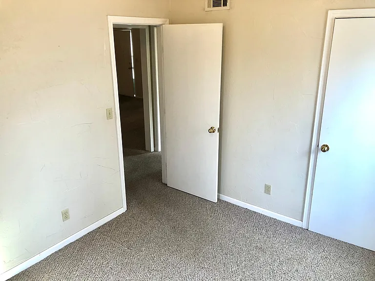 2705 Knox Dr — Photo 6