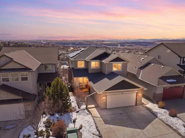185 N Sunset Cir, Cochrane, AB T4C 0C5