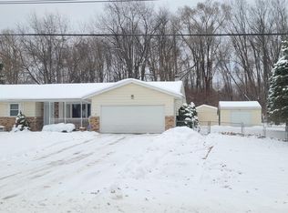 50888 Mayflower Rd, South Bend, IN 46628