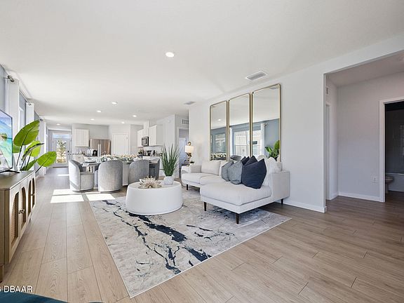 3rd image of 1012 Commons Way