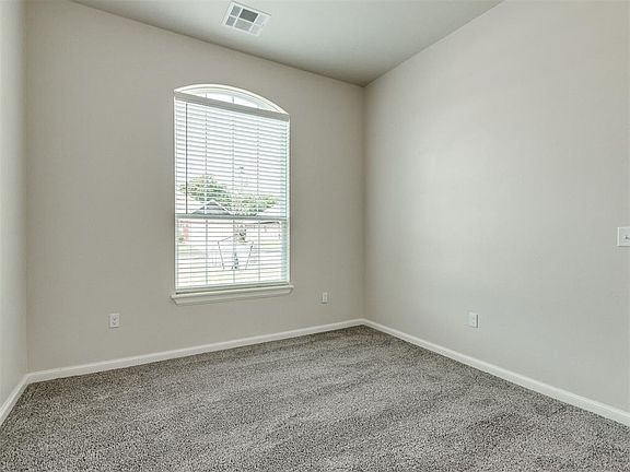 5th image of 2125 Valley Holw