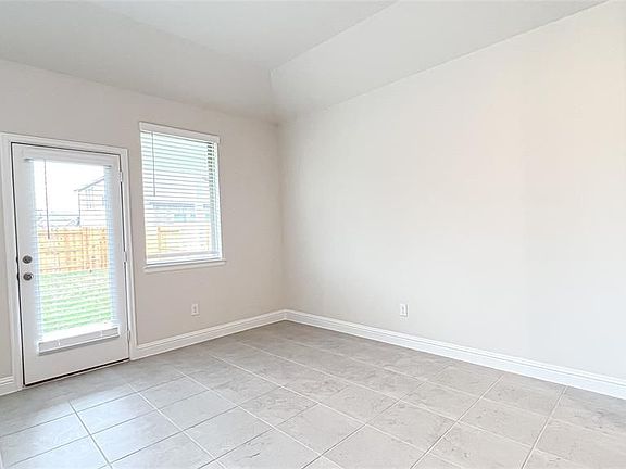4th image of 668 Malibu Pines Dr