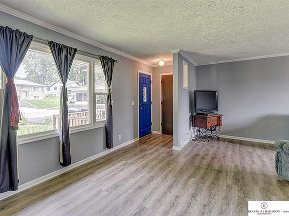 4th image of 7915 Pasadena Ave