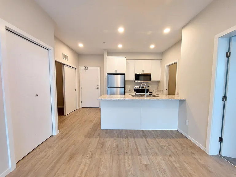 665 Redington Ave #208 — Photo 17