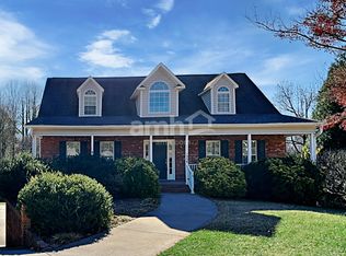 1550 Barry Oak Ct, Kernersville, NC 27284