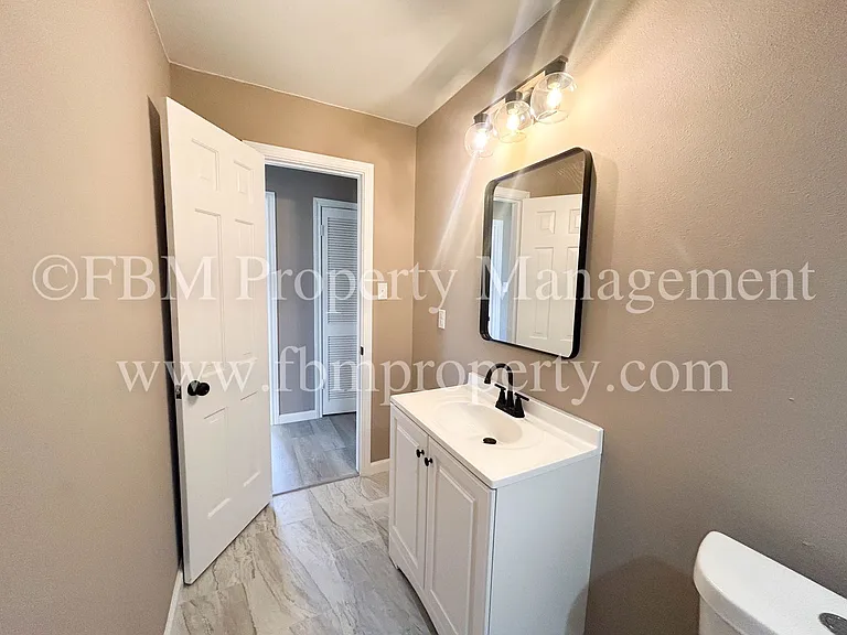 1005 Sunset Dr — Photo 20