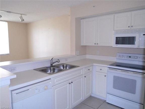 4th image of 1160 Wildwood Lakes Blvd #9-101