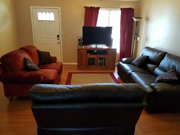 5th image of 271 Moncrest Dr