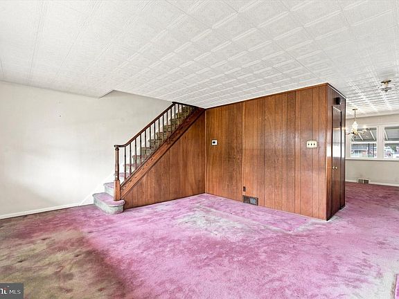 4th image of 1324 Parklane Rd