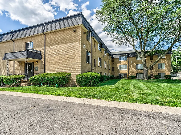 Fernwood Apartments — Photo 28