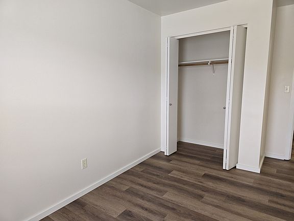 5th image of 800 Hancock St APT B5
