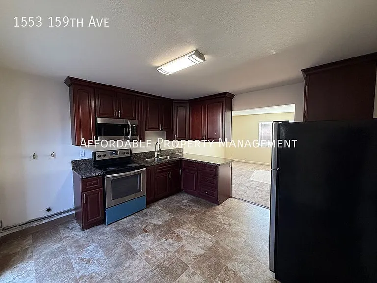 1553 159th Ave — Photo 7