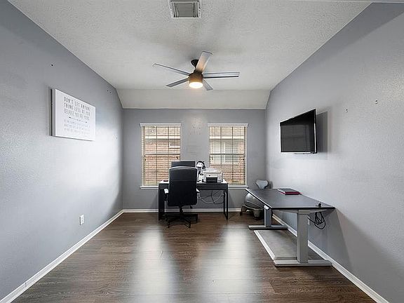 5th image of 6114 Winter Oak St