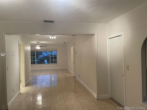 3rd image of 944 NE 154th St #0