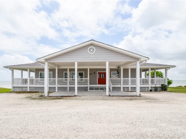 2006 1st St, Bayside, TX 78340