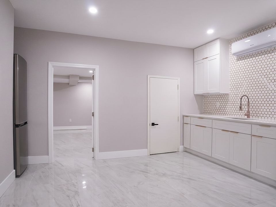 1st image of 11516 199th St