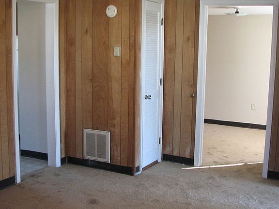3rd image of 69 Lexington Dr APT C3
