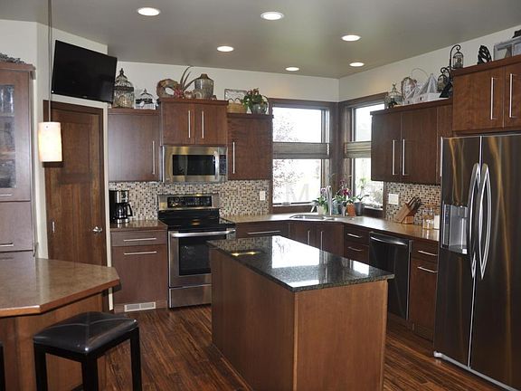 3rd image of 762 Villa Park Way