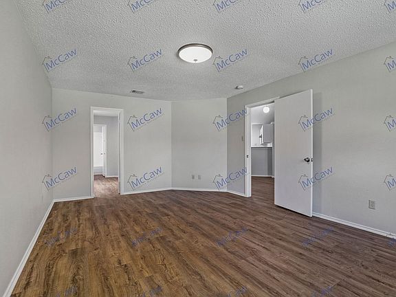 2nd image of 809 Baxter Dr