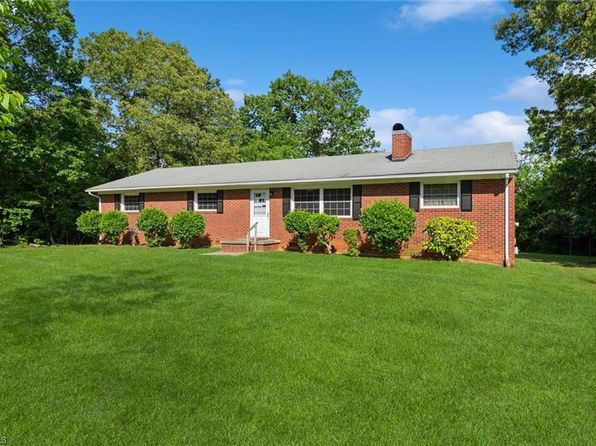 425 Bray Blvd, Asheboro, NC 27205