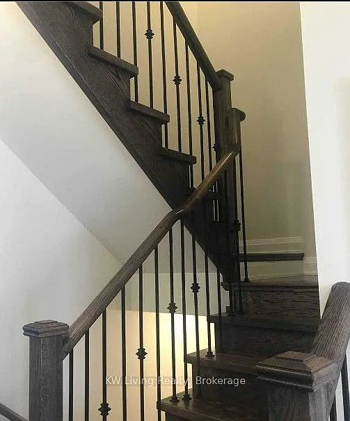 4 bed, $3,000 — Photo 2