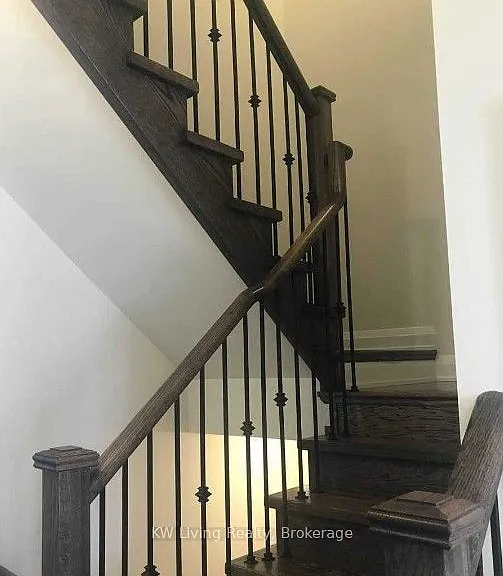 39 Oliana Way — Photo 2