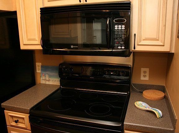 3rd image of 316 Harbour Oaks Dr