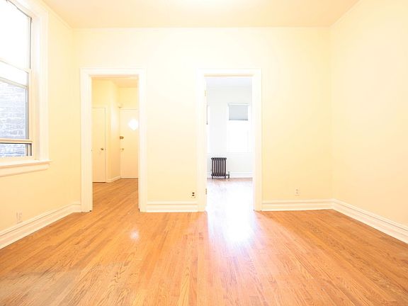 4th image of 2909 21st Ave APT 1