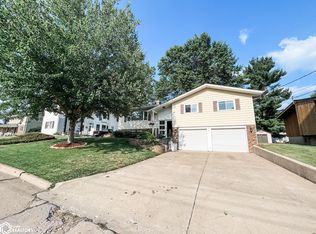 132 Crestview Dr, Burlington, IA 52601