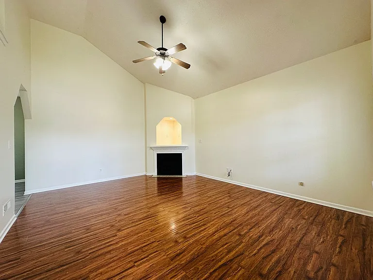 1437 Day Lily Dr — Photo 4