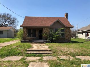 211 N Lutterloh Ave, Gatesville, TX 76528