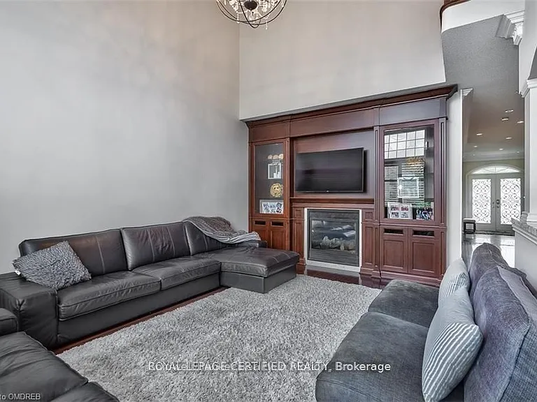 2499 Highmount Cres — Photo 21