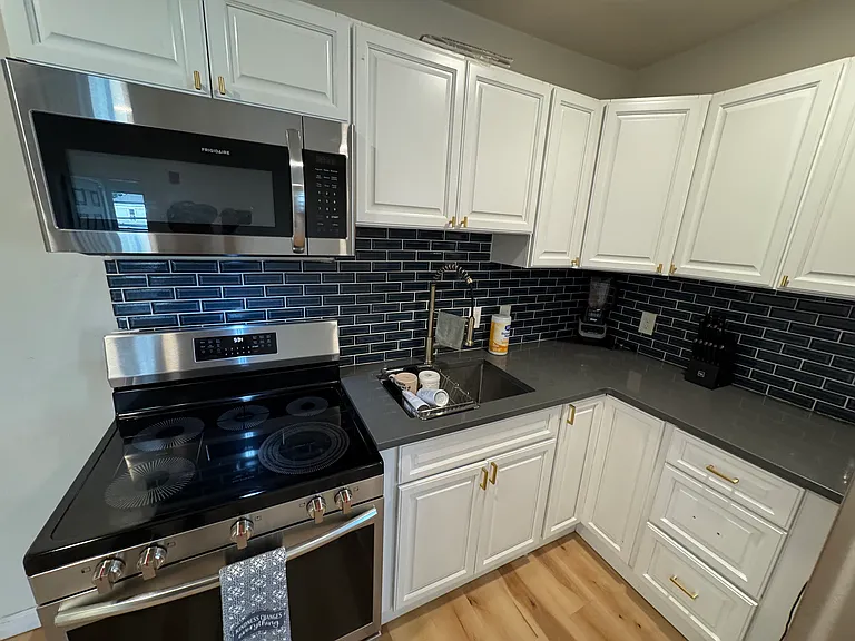 458-460 Smithfield Ave — Photo 1