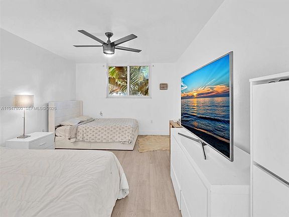 5th image of 1688 West Ave #G