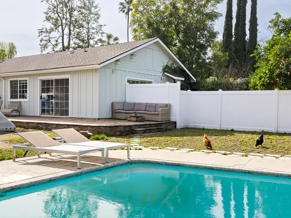 23018 Oxnard St #B, Woodland Hills, CA 91367