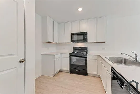 4017 Equestrian Dr — Photo 4