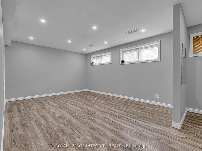 924 Rex Ave — Photo 24