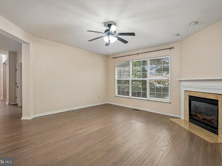 905 Royal Elm Ct — Photo 22